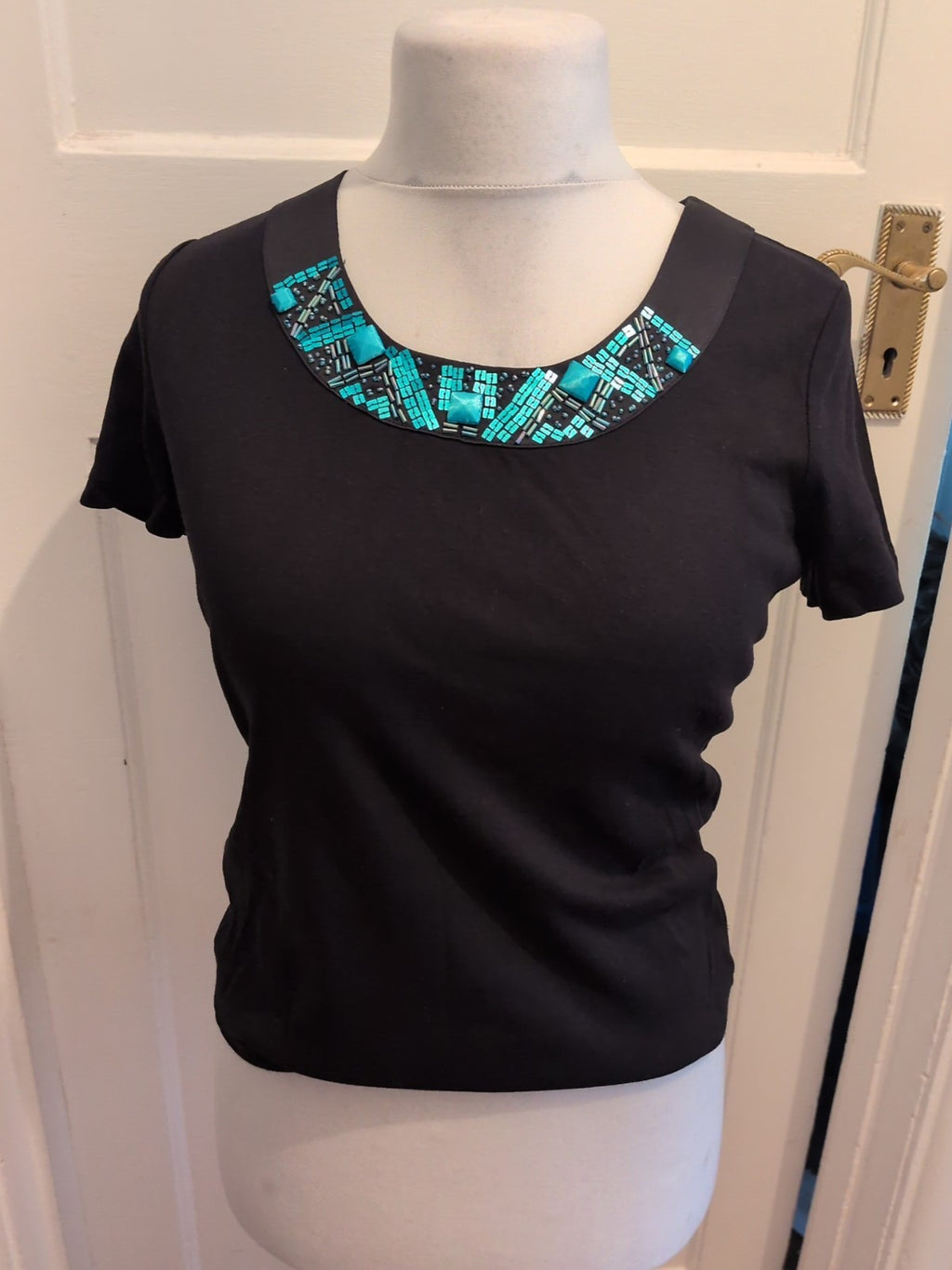 CC Petite Small Black With Aqua Detail Neck Short Sleeve T-shirt
