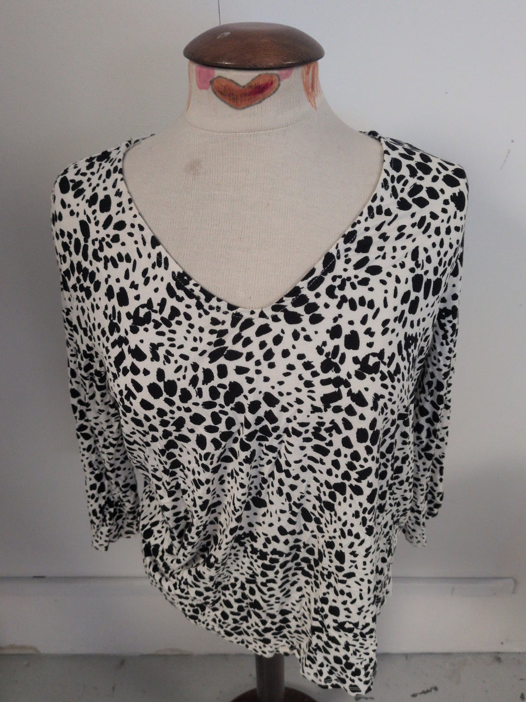 Tu 14 Black And White Leopard Print Long Sleeve Blouse