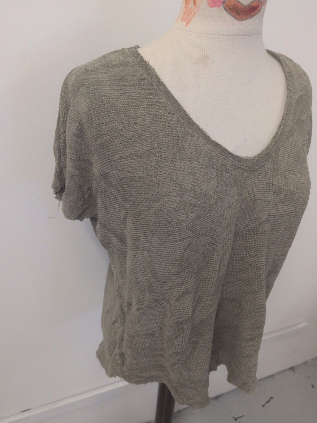 Ladies Mari Size Small Khaki Short Sleeve T-shirt