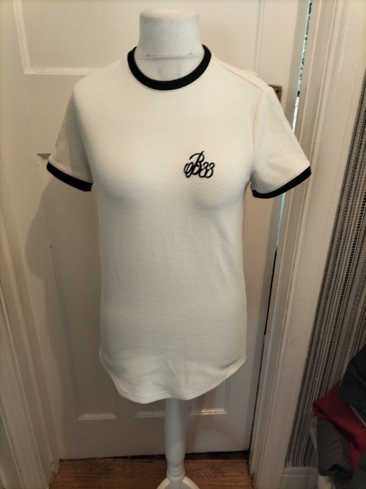 Mens Bee Inspired Size XS Ivory Short Sleeved Tshirt