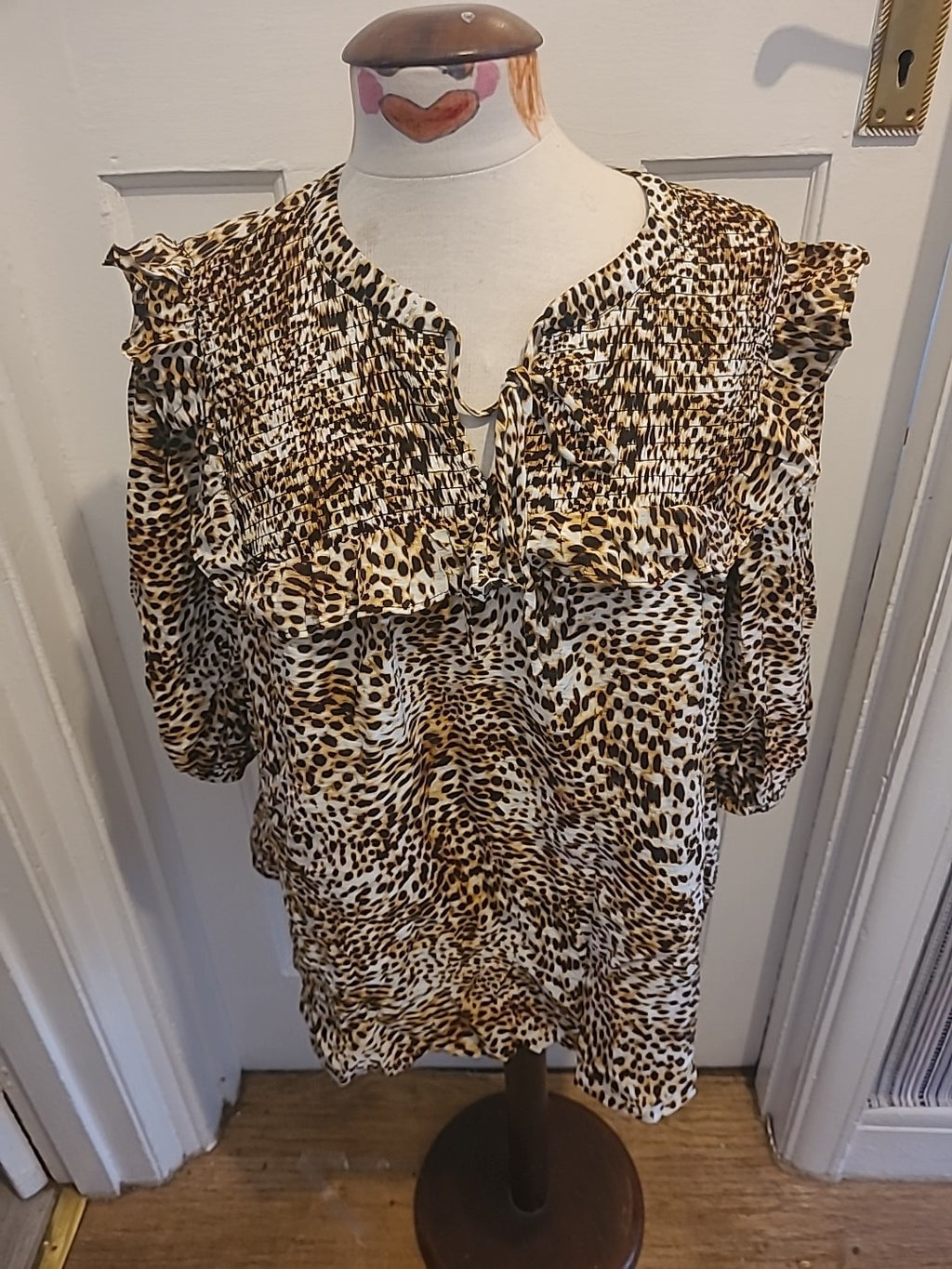 Ladies Papaya Size 22 Leopard Print Shorts Sleeve Blouse