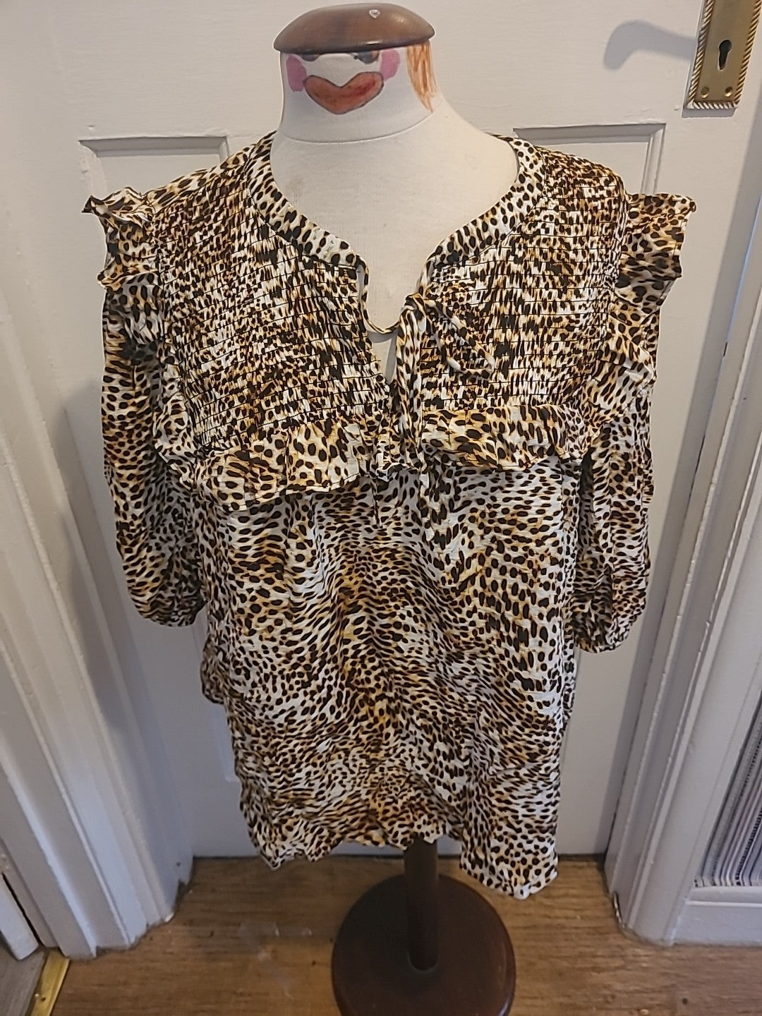 Ladies Papaya Size 22 Leopard Print Shorts Sleeve Blouse