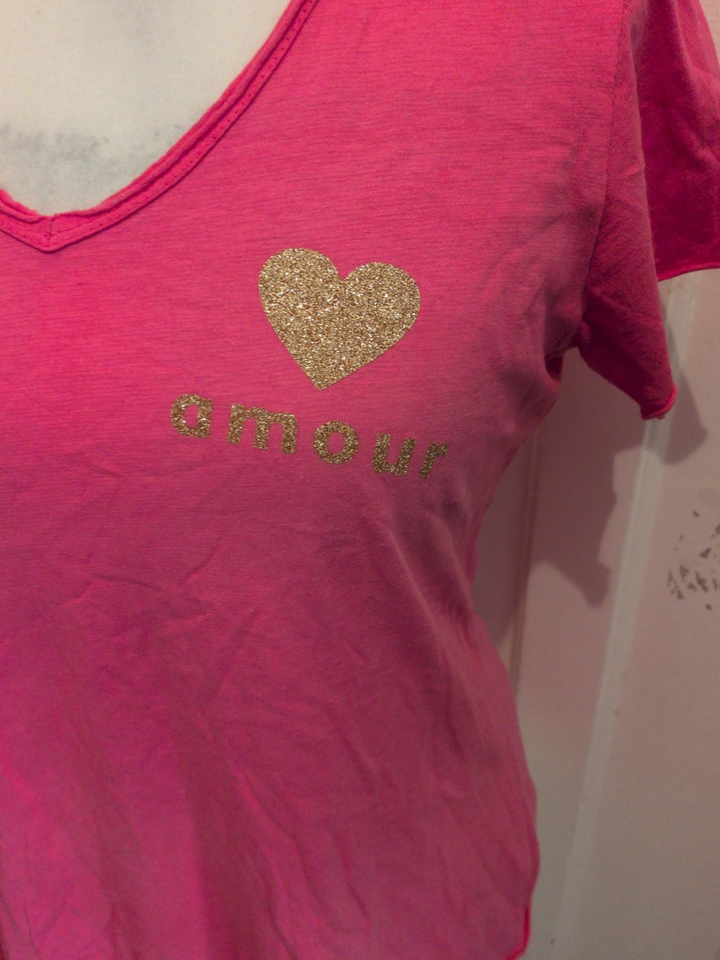 M/L Pink "Amore" Short Sleeve Tshirt