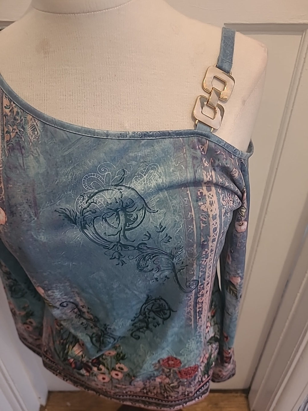 Ladies Size Small Multi Green Floral Cold Shoulder Blouse