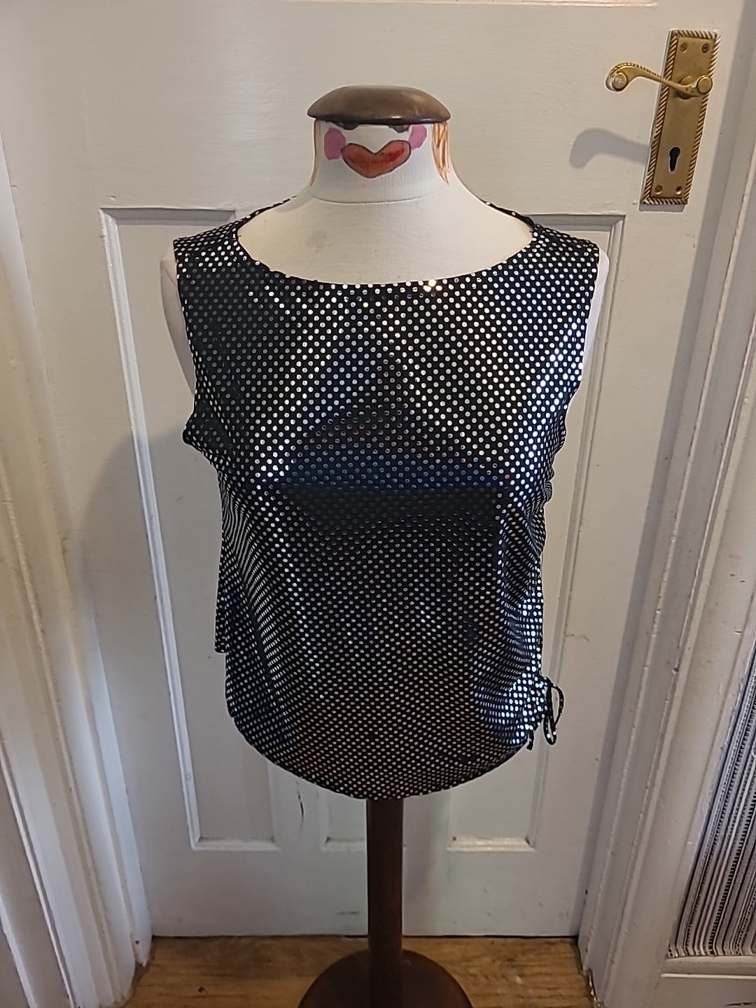 Ladies Peacocks Size 16 Silver Shiny Diamonte Sleeveless Blouse