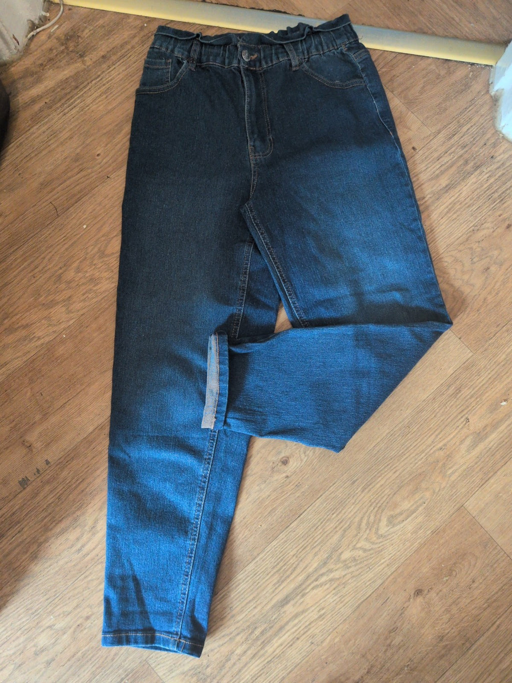Ladies Beloved Size 8 Elasticated Denim Jeans