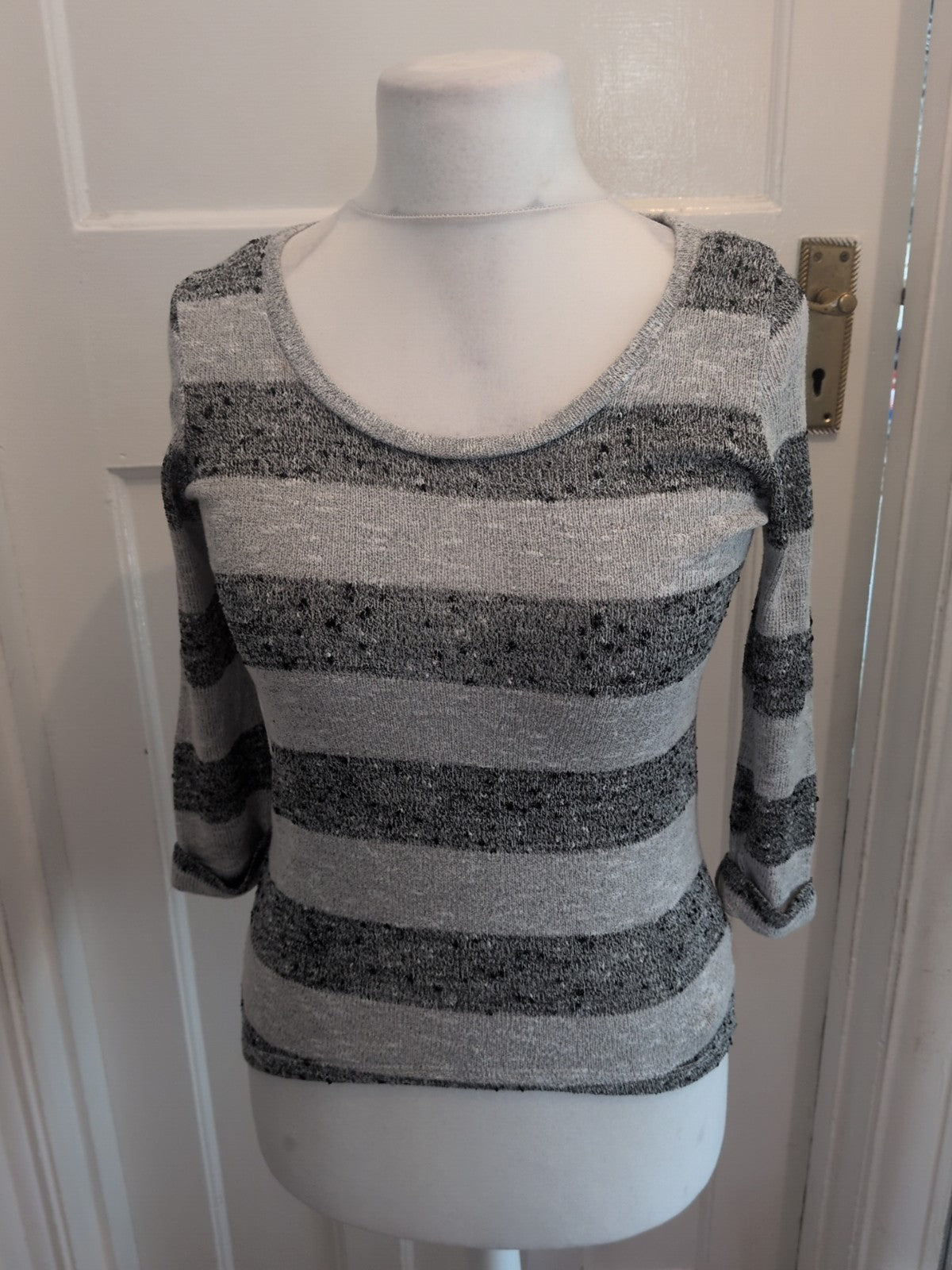 Ladies New Look Size 8 Grey And Black Fleck Stripe Blouse