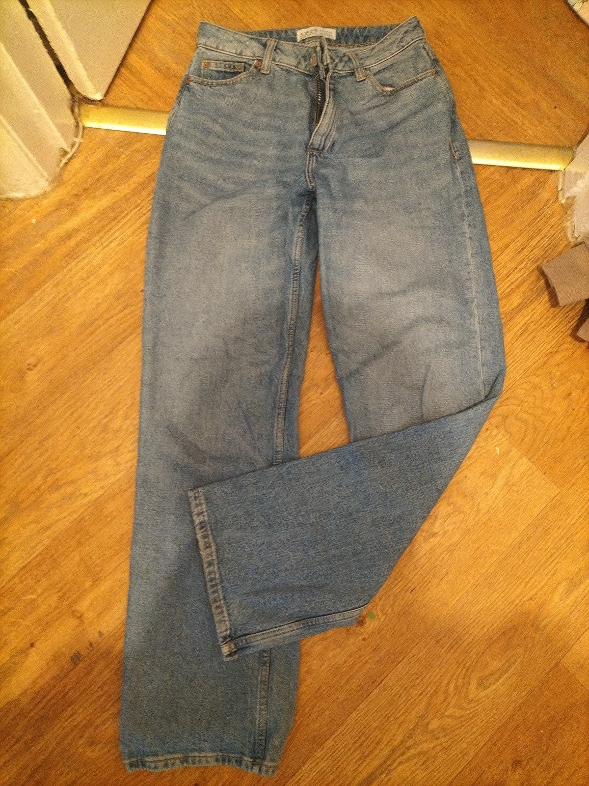 Ladies Denim&Co Size 8 Denim Slight Flare Jeans