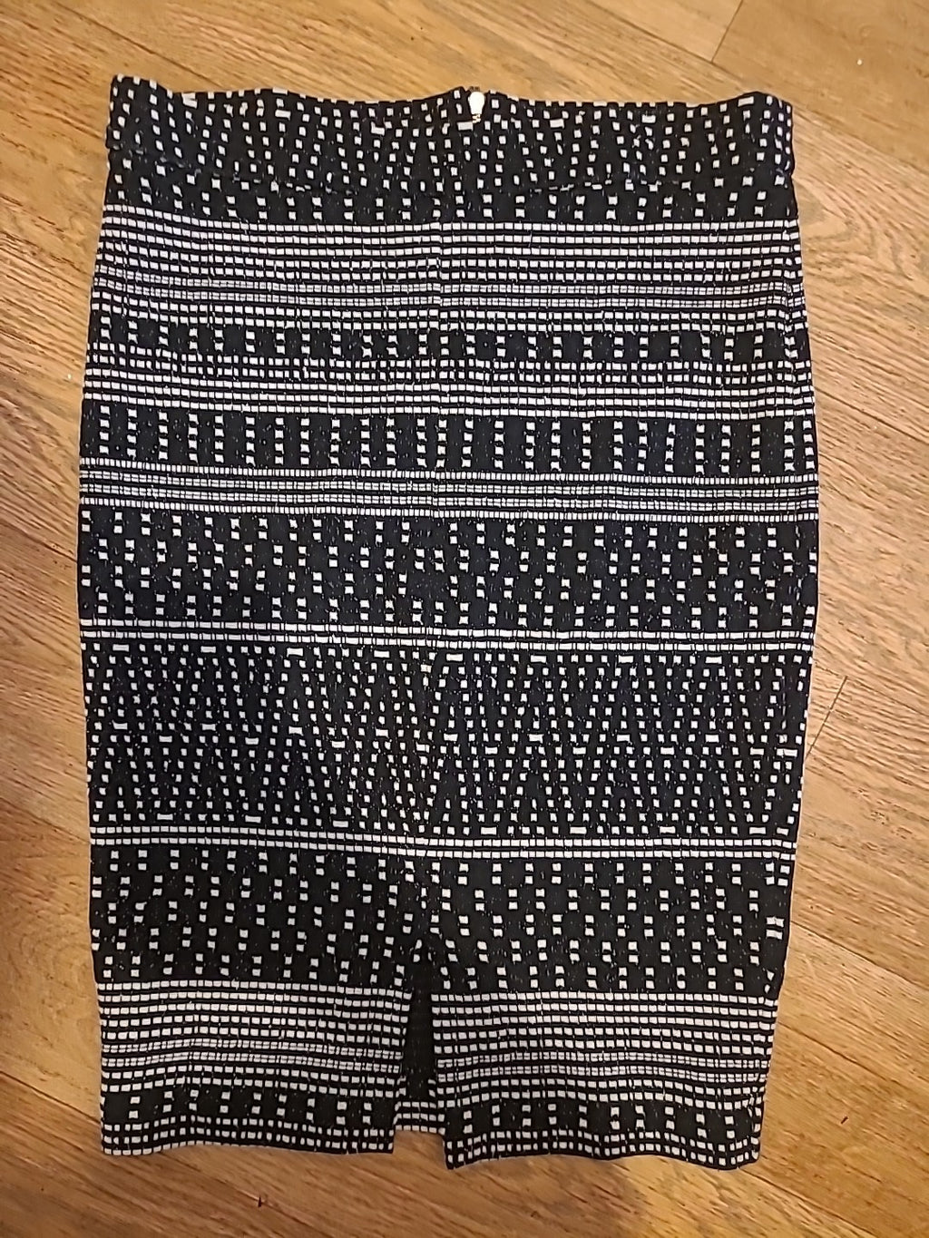 Ladies Next Size 10 Black/White Patterned Skirt Front Split Hem