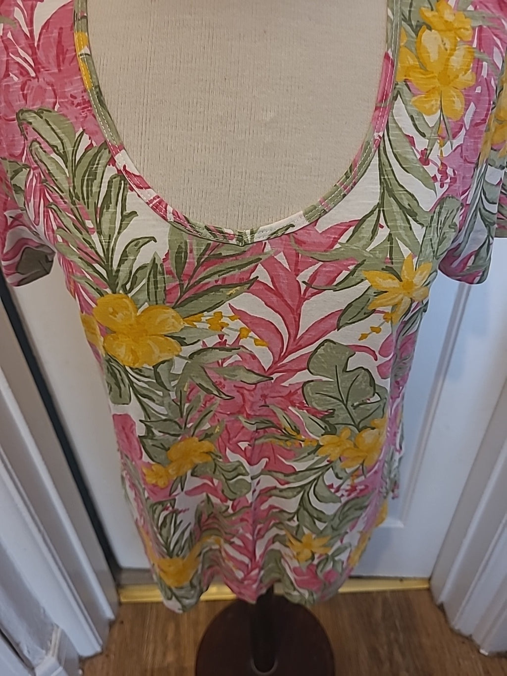 Ladies Nutmeg Size 12 Multicoloured Floral Loose Tshirt