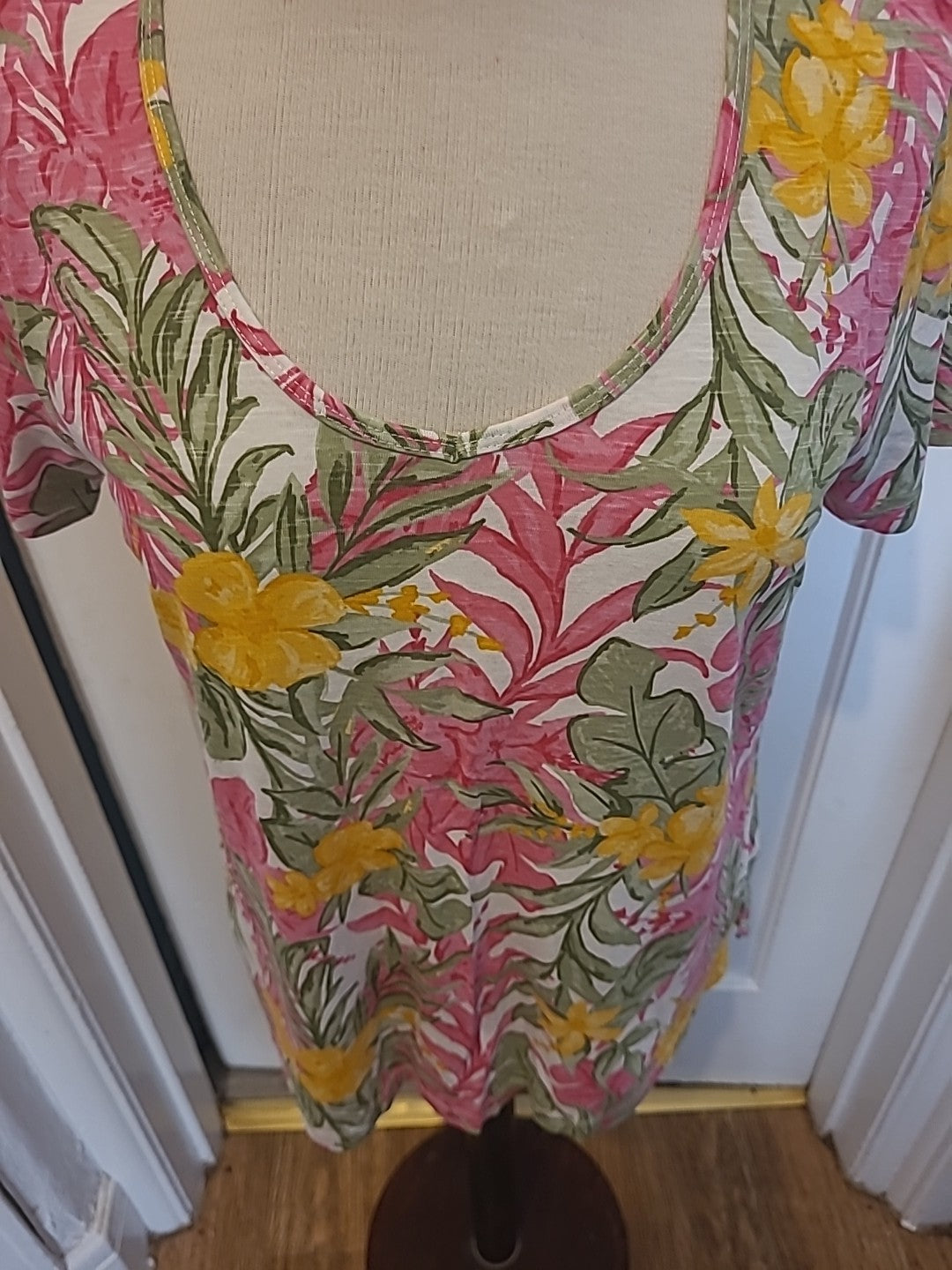 Ladies Nutmeg Size 12 Multicoloured Floral Loose Tshirt