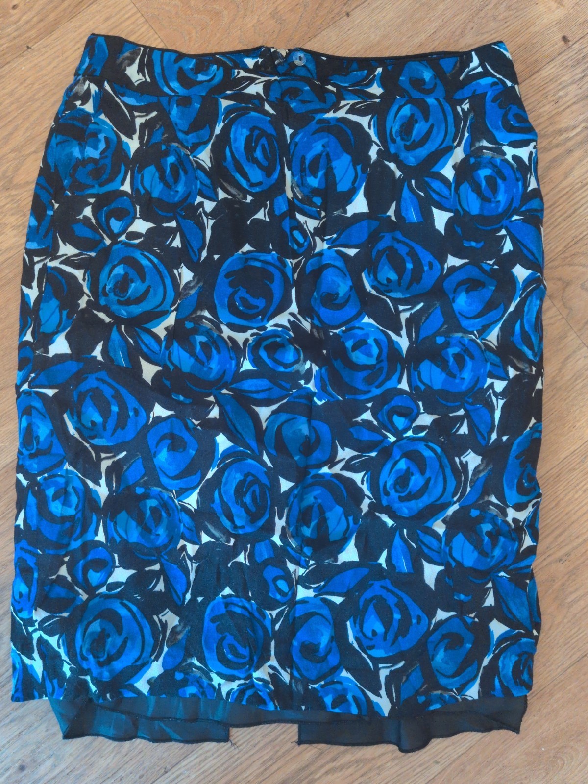 Marks And Spencer 10 Blue And Black Rose Pattern Lined Skirt Below Knee