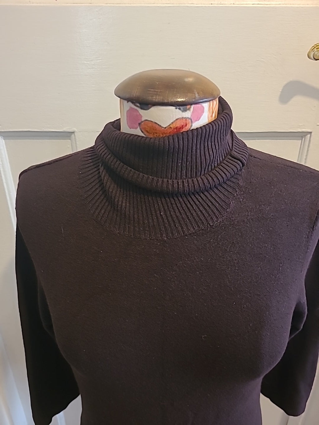 Ladies Alex&Co Size 8 Dark Brown Long Sleeved Roll Neck