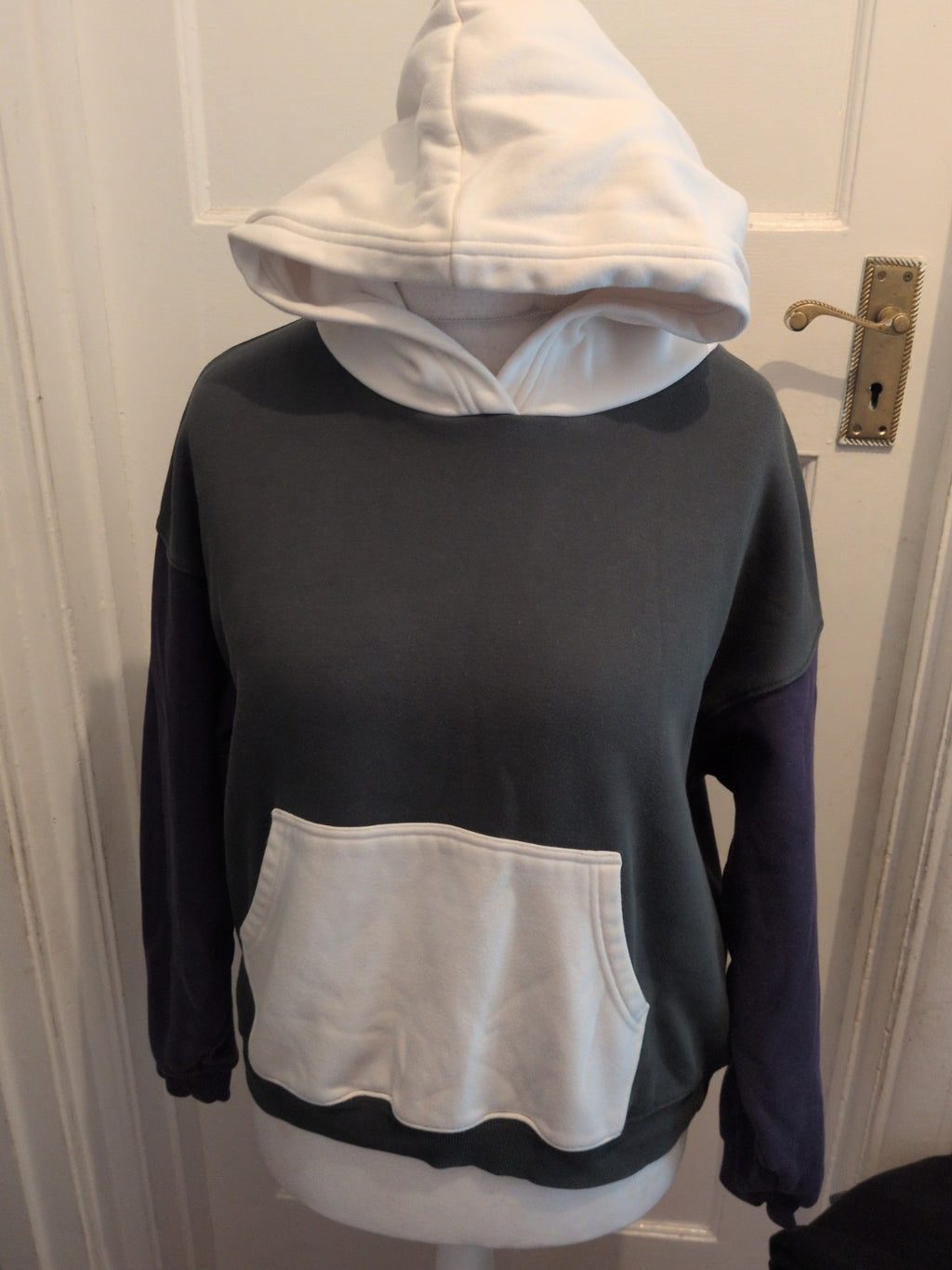 Fabletics Large Navy Green And White Pullover Hoodie