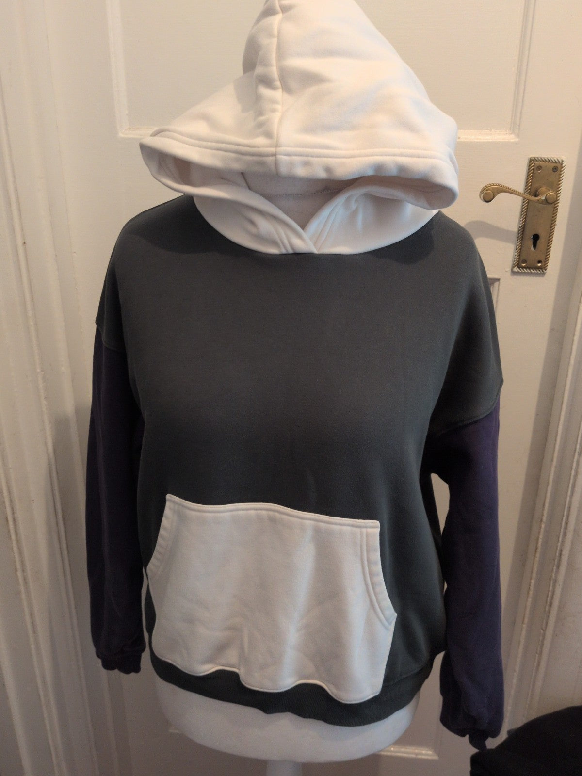 Fabletics Large Navy Green And White Pullover Hoodie