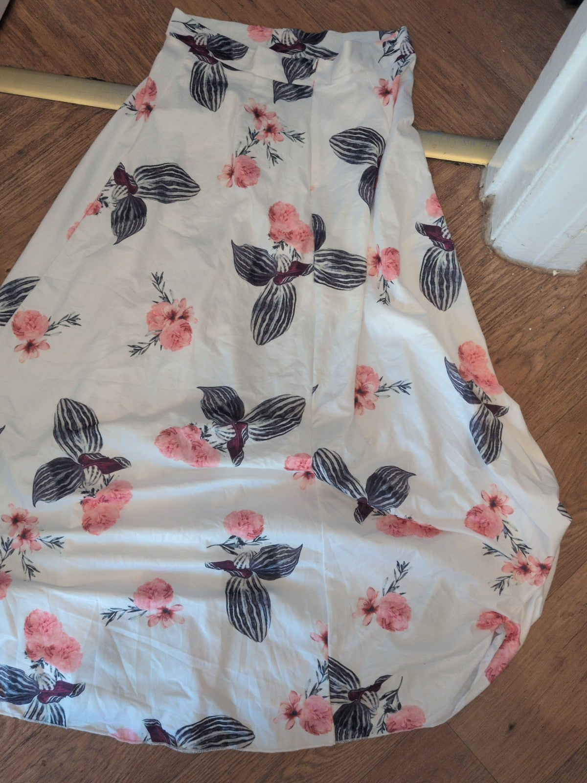 Shein XL White Floral Long Length Split Skirt