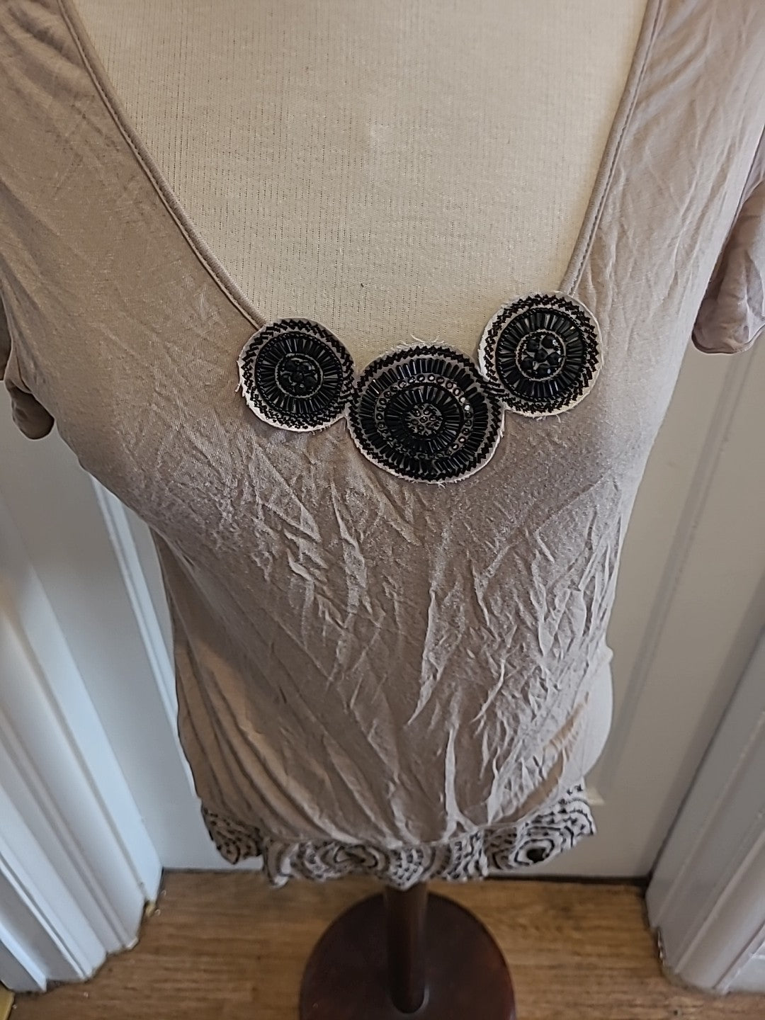 Ladies Mexx Size Large Beige Short Sleeved Tshirt