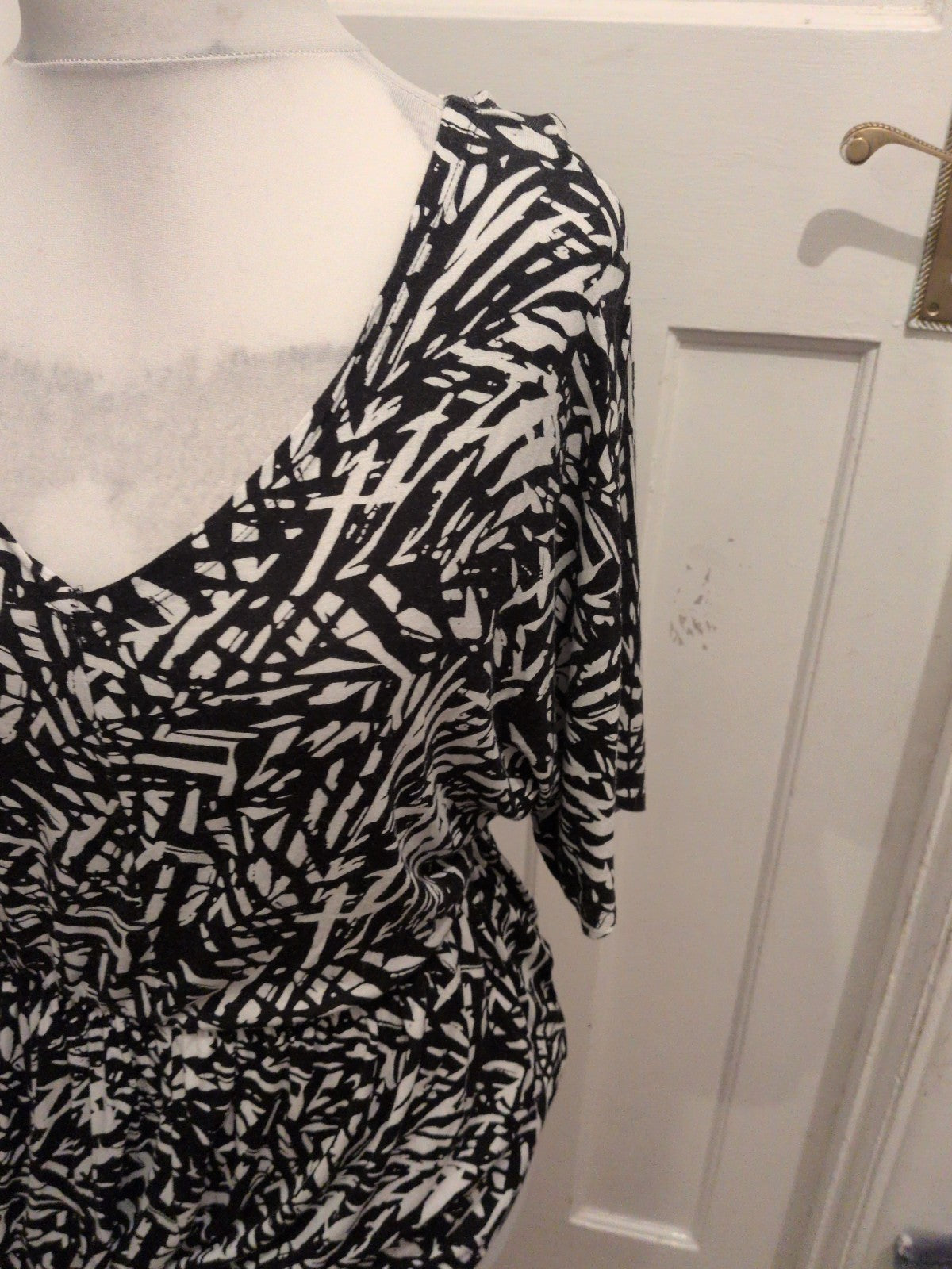 Ladies Primark 12 Black And White Short Sleeve Fit And Flare Knee Length Dress
