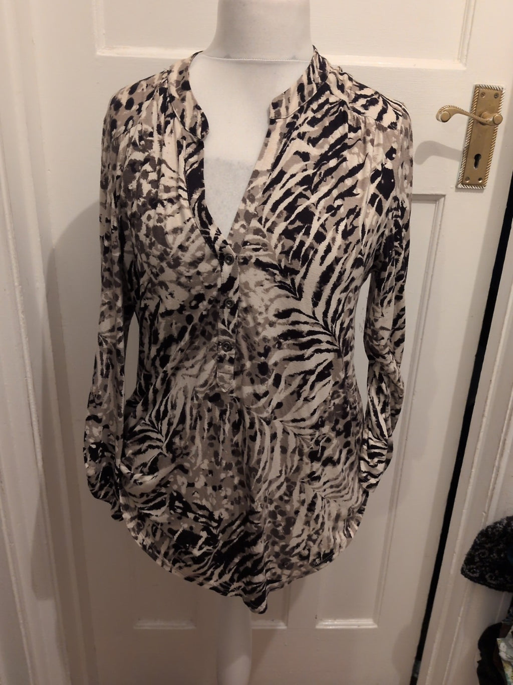 Wallis Medium Multicoloured Zebra Print Buttoned Blouse Small Hole On Rear
