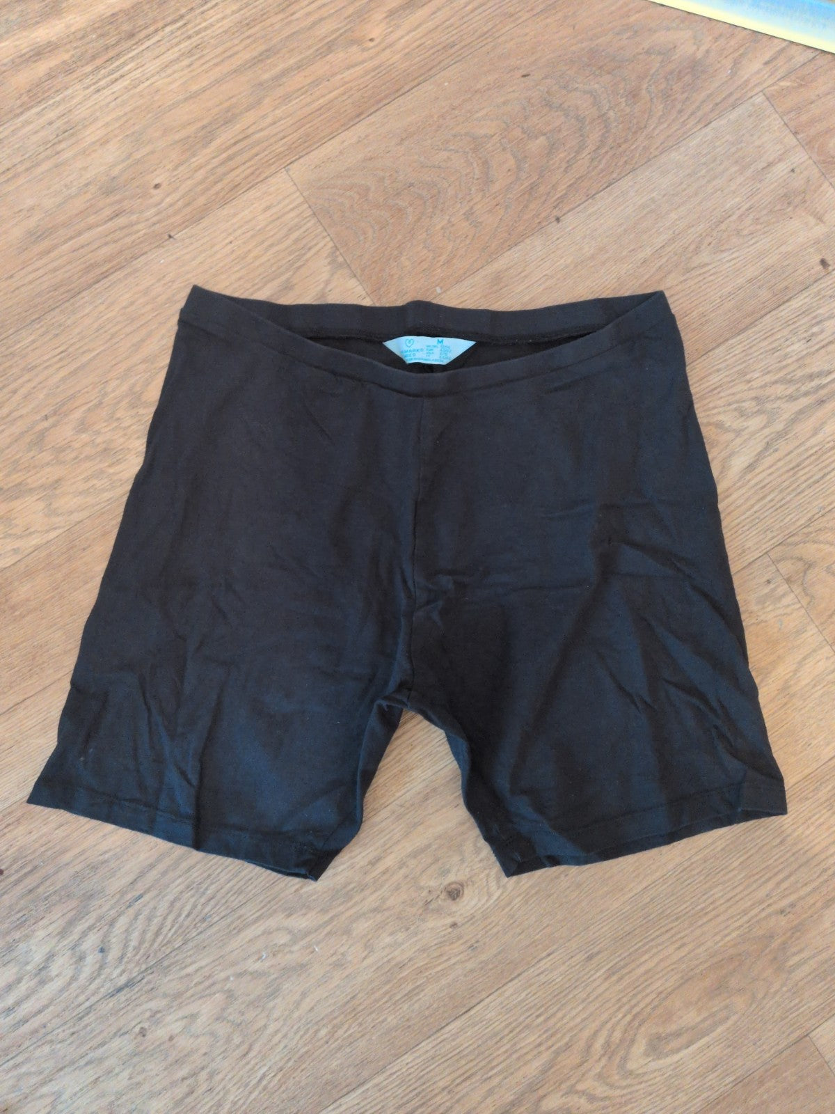 Primark 12-14 Medium Black Biker Shorts Small Hole On Rear