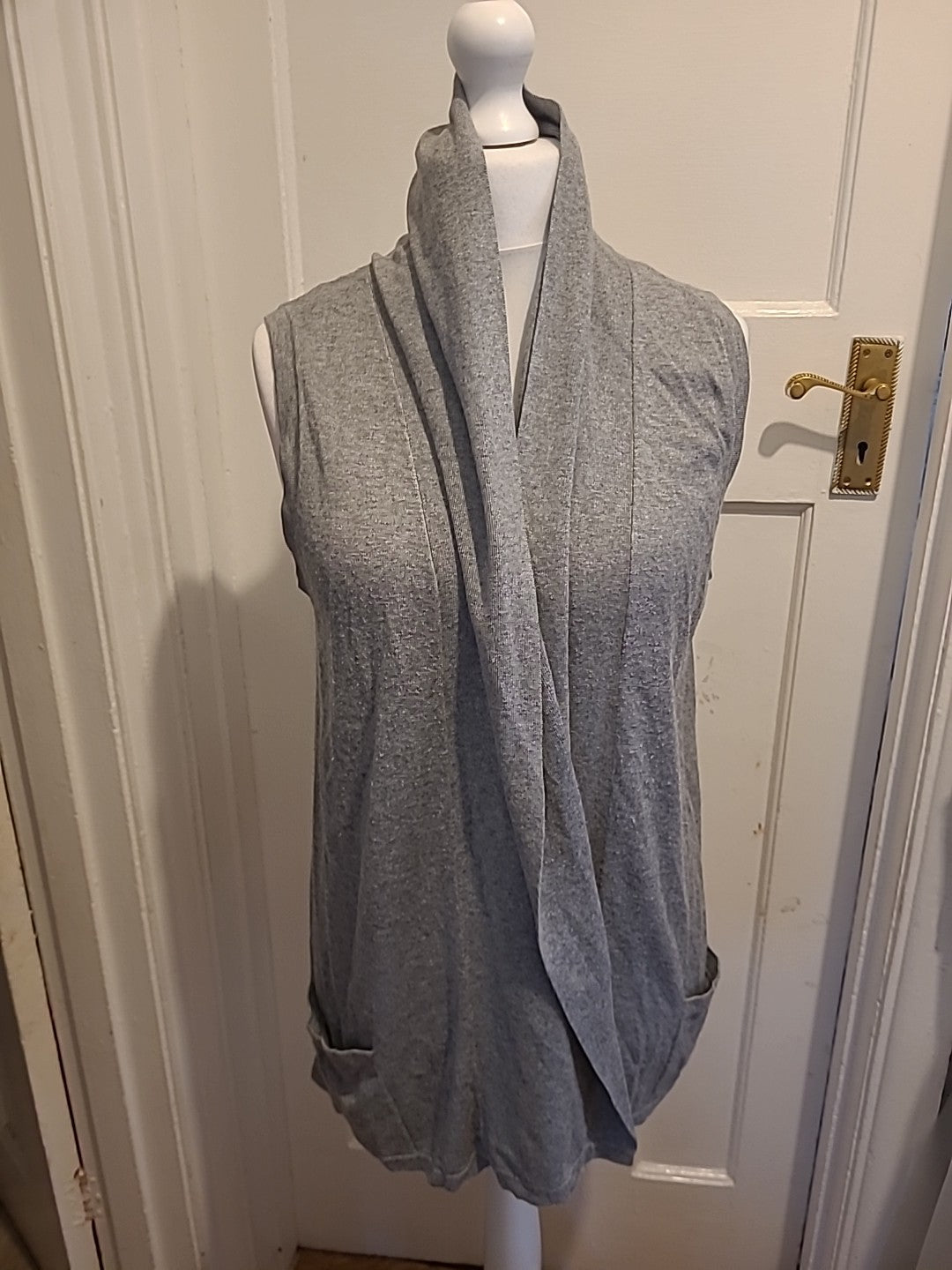 Ladies Wallis Size Large Grey Sleeveless Cardigan