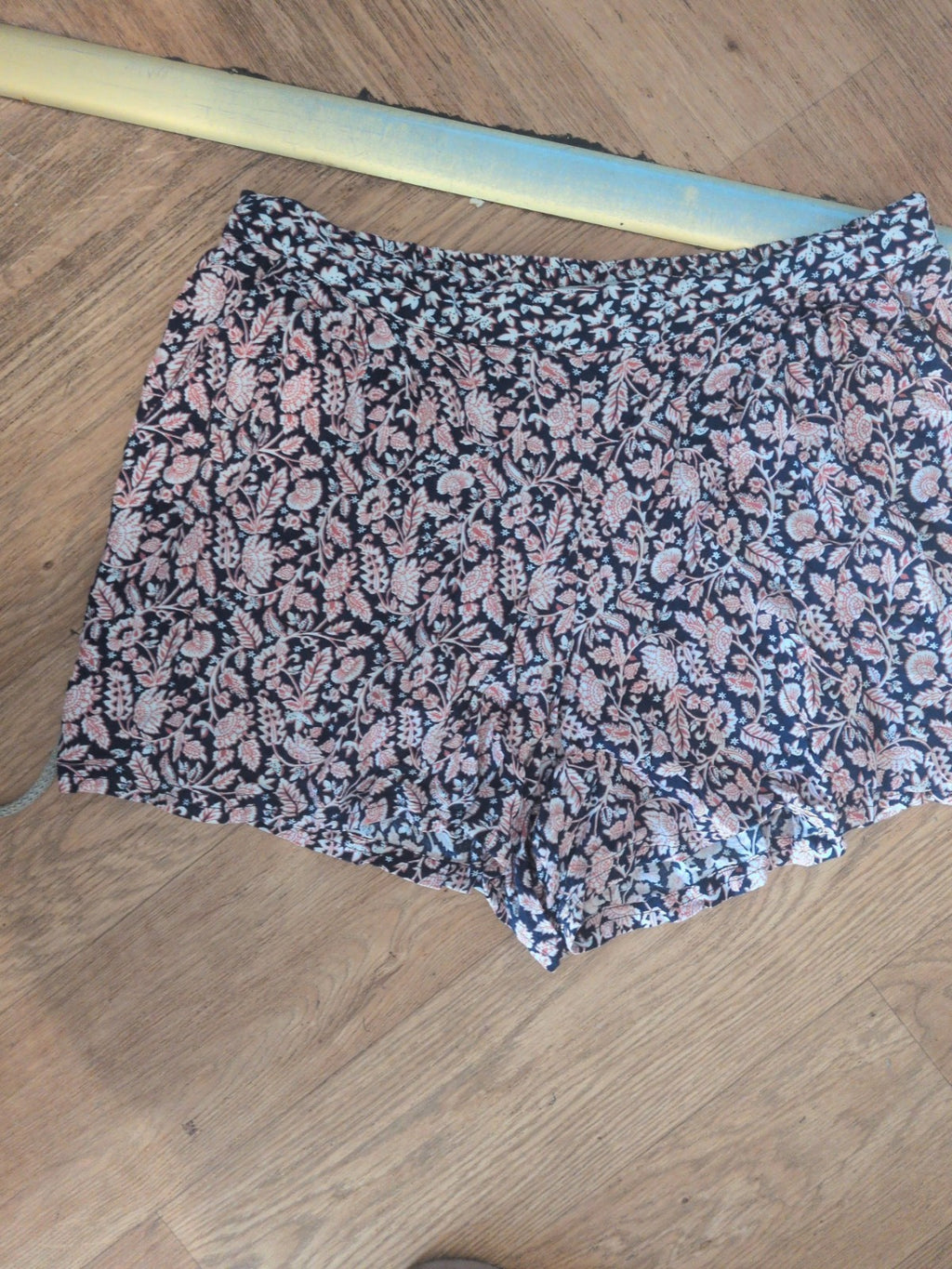 Peacocks 12 Navy Floral Aztec Elasticated Shorts