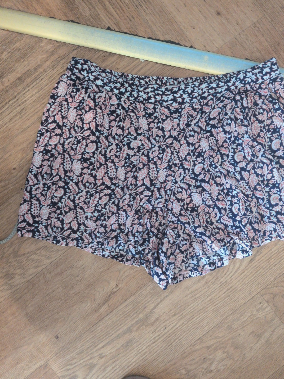 Peacocks 12 Navy Floral Aztec Elasticated Shorts