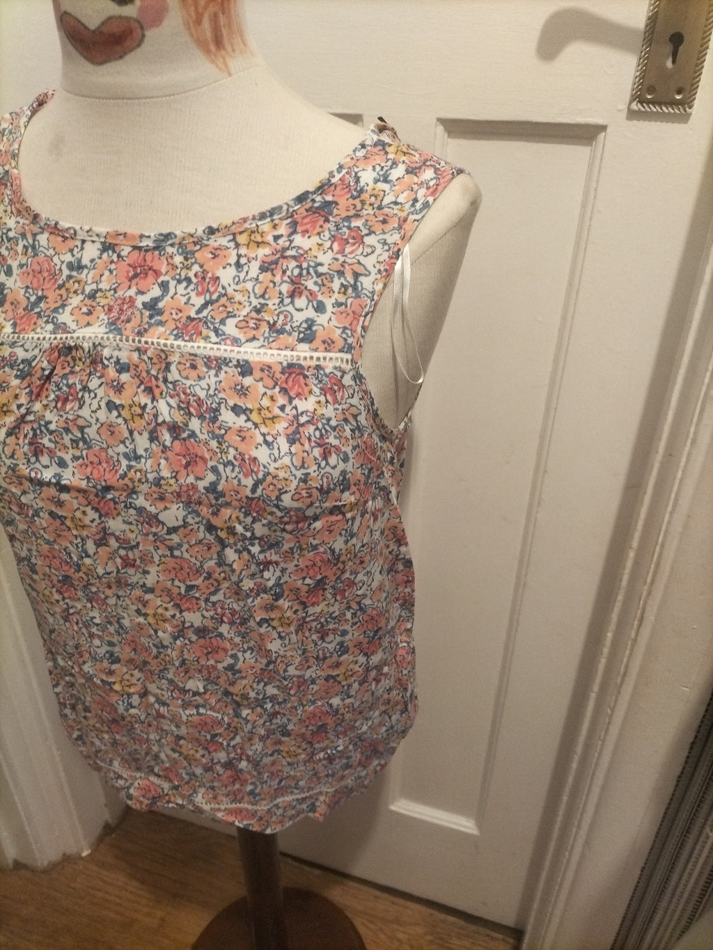 Ladies F&F Size 8 Multicoloured Floral Sleeveless Tank Tshirt