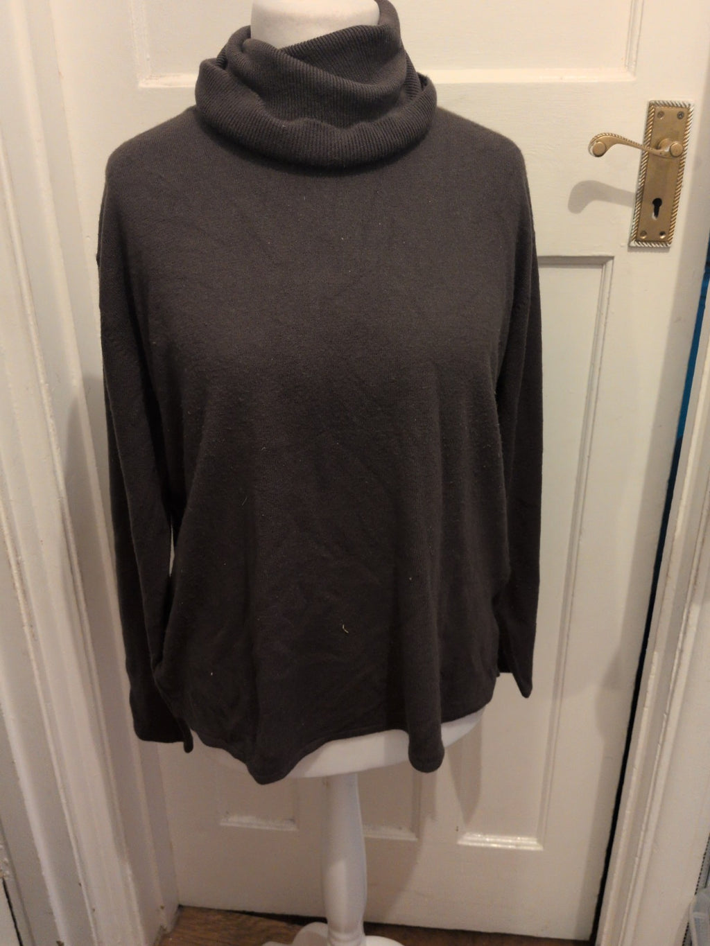 Rowlands XL Very BrownRoll Neck Jumper