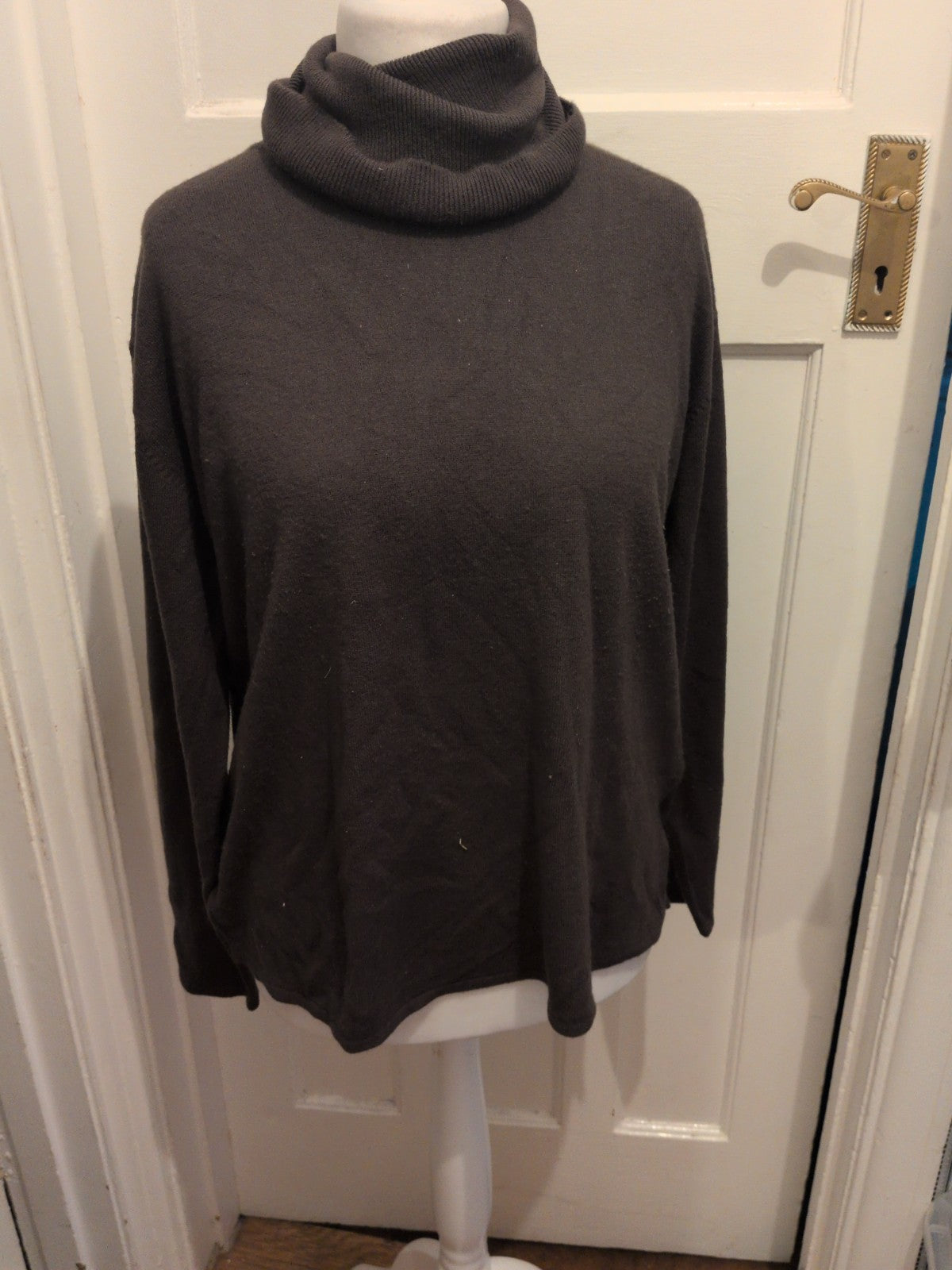 Rowlands XL Very BrownRoll Neck Jumper