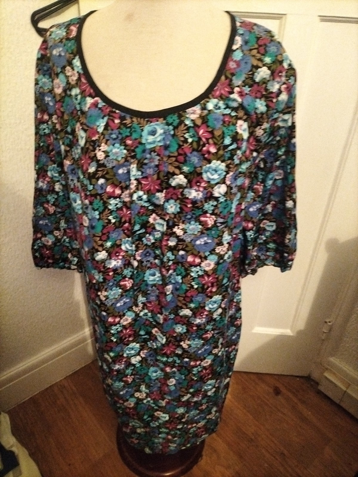 Ladies Vintage Size Large Multicoloured Floral Long Sleeved Dress