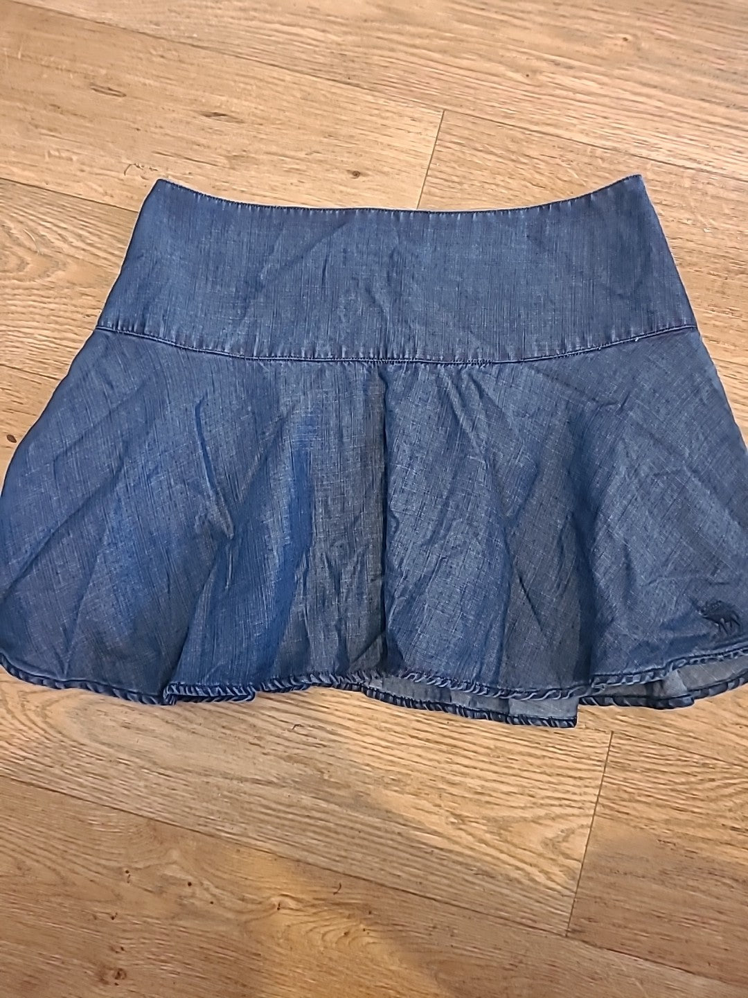Ladies Abercrombie & Fitch Size 6 Navy Mini Skirt