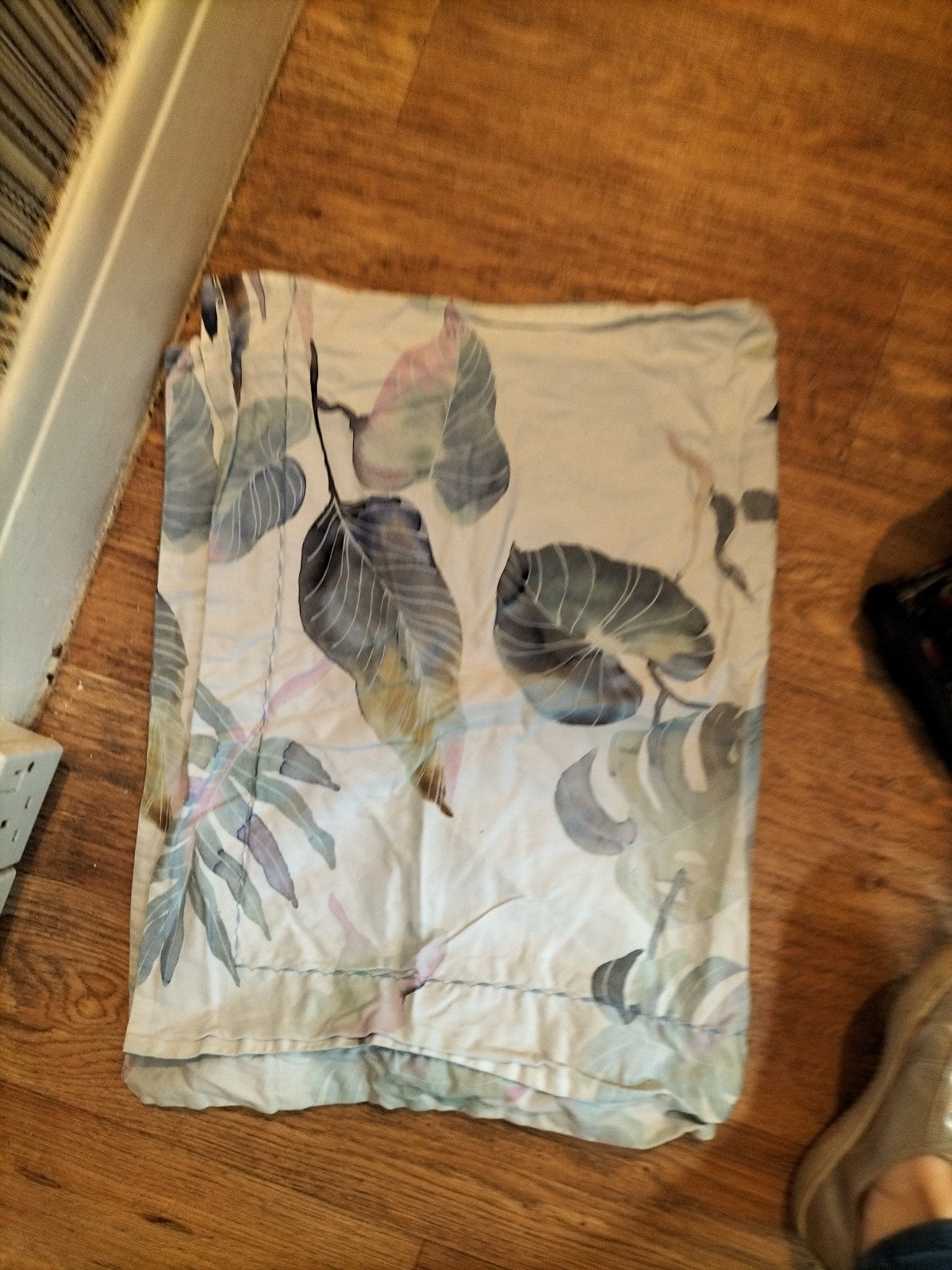 2x Floral Pillow Cases