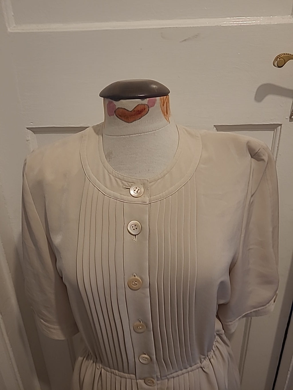 Ladies Size S/M Vintage Pale Beige Pleated Dress