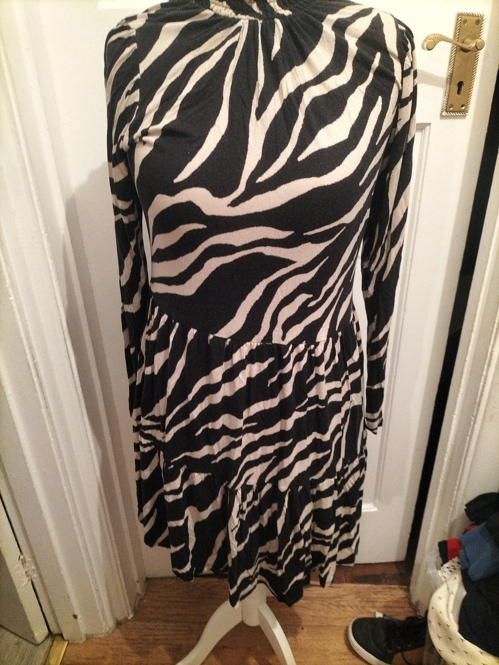 F&F 12 Black And Pale Beige Zebra Striped Dress Long Sleeve