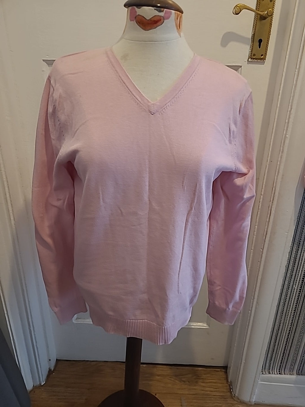 Mens Burton Size Medium Pink V Neck Long Sleeved Pullover Jumper