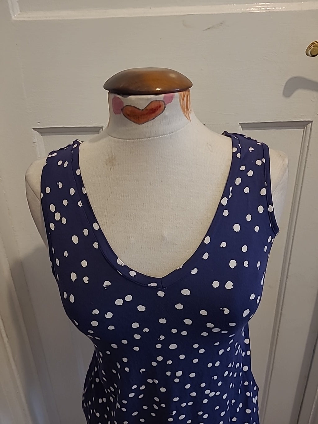 Ladies Tu Size 8 Navy White Spotted Sleeveless Blouse
