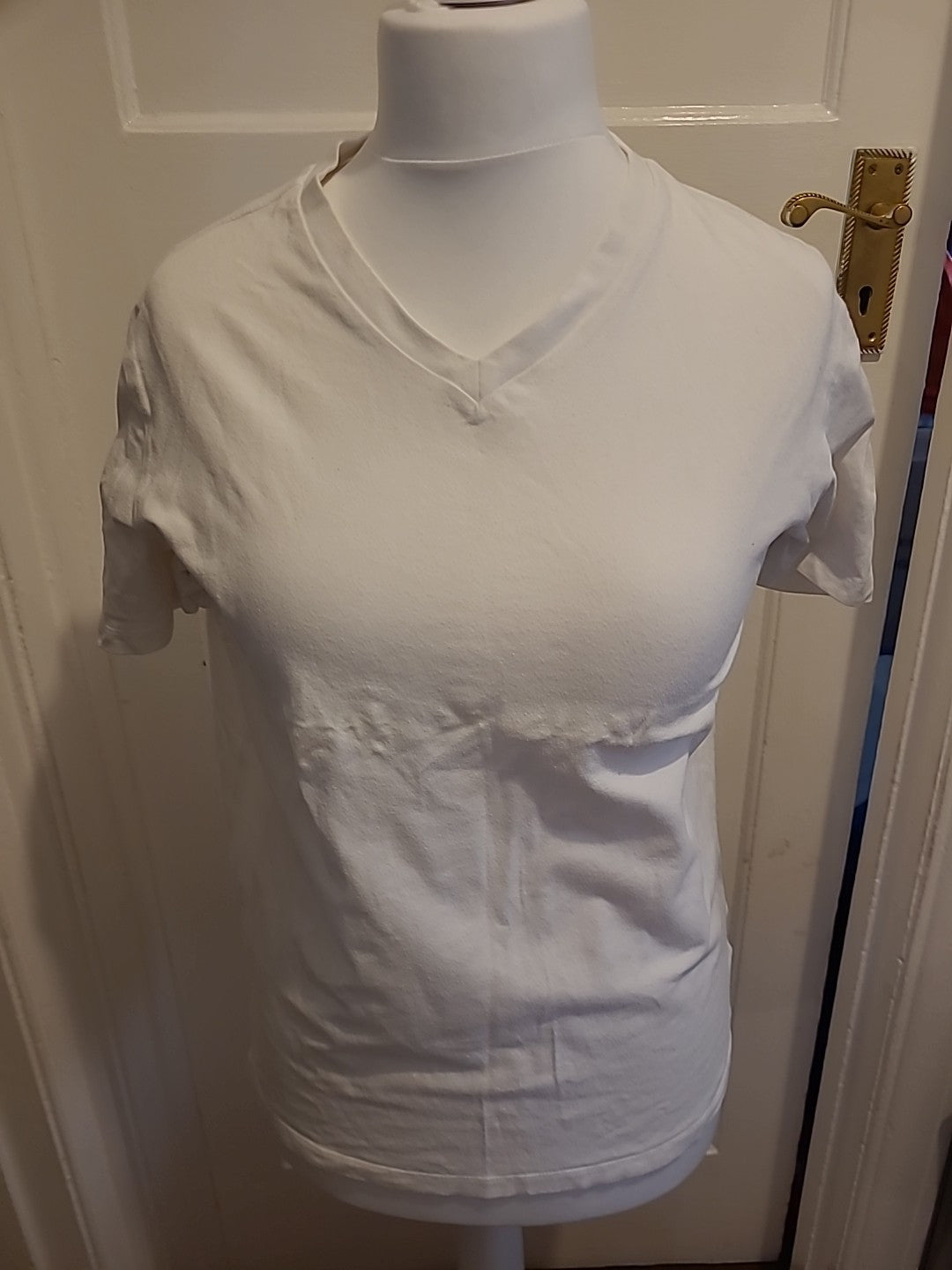 Mens Gap Size Medium V Neck Tshirt