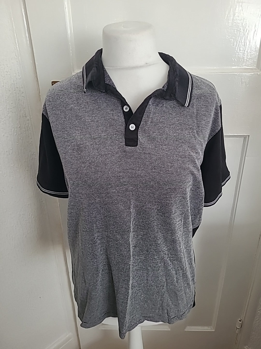 Mens Kangaroo Poo Size XL Grey And Navy Short Sleeved Polo