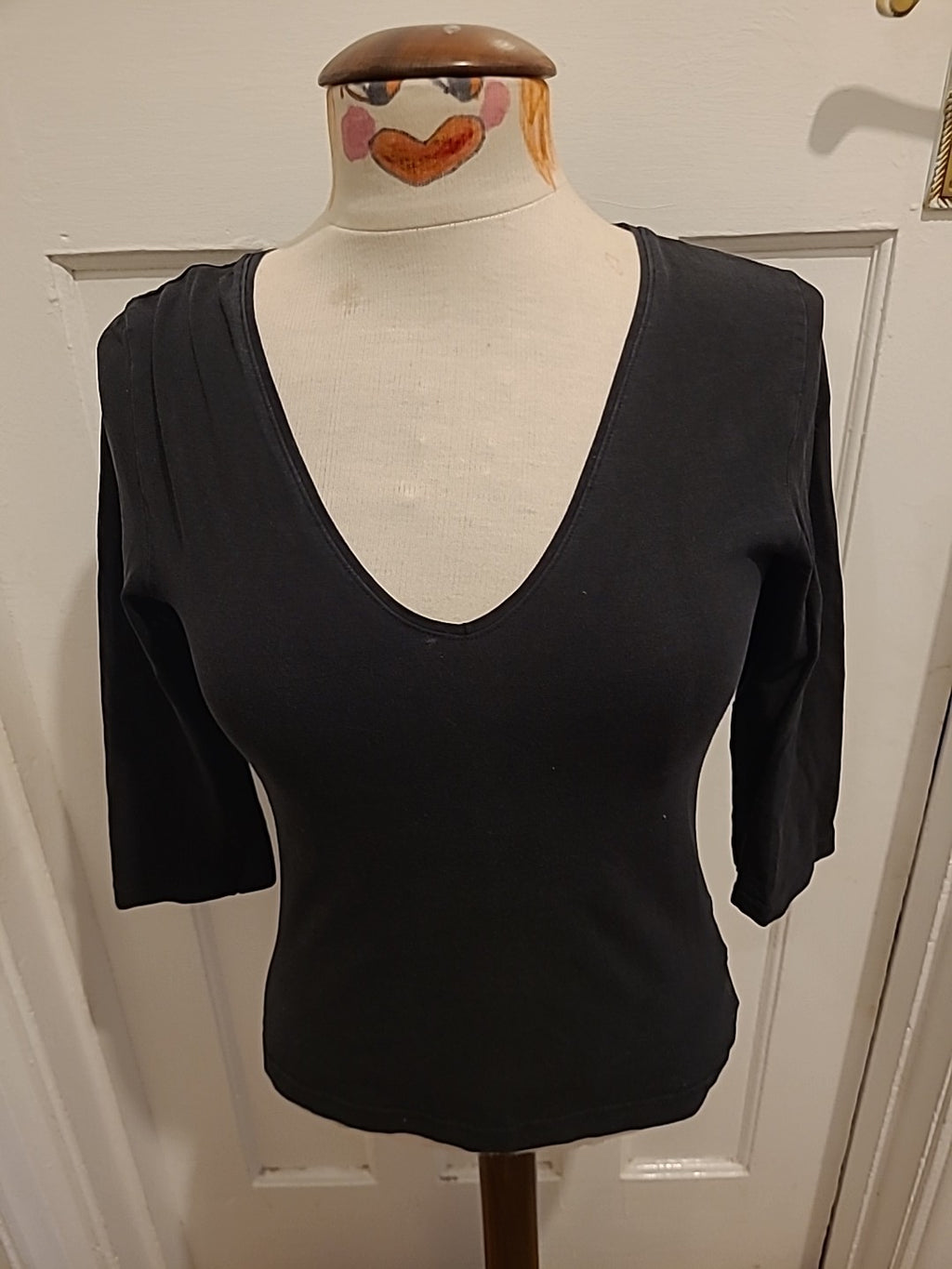 Ladies Divided Size 12 Black V Neck Tshirt