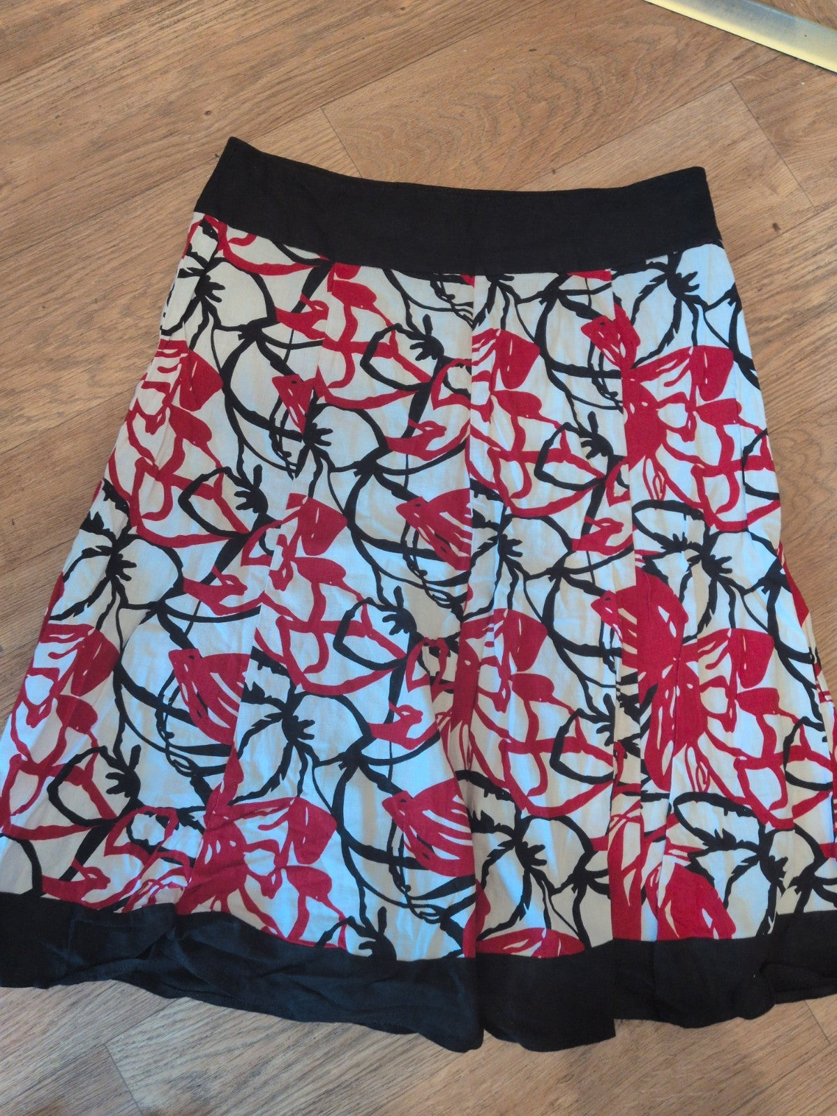 EWM Style 14 Red Black White Flare Midi Skirt