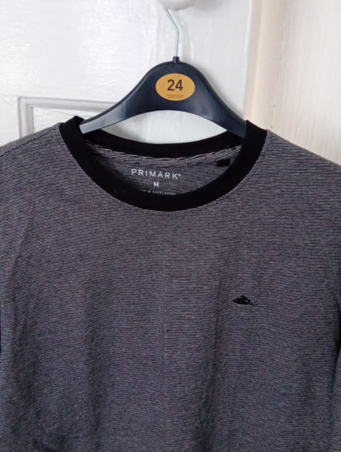 Mens Long Sleeved Top Size Med Black/grey Stripe