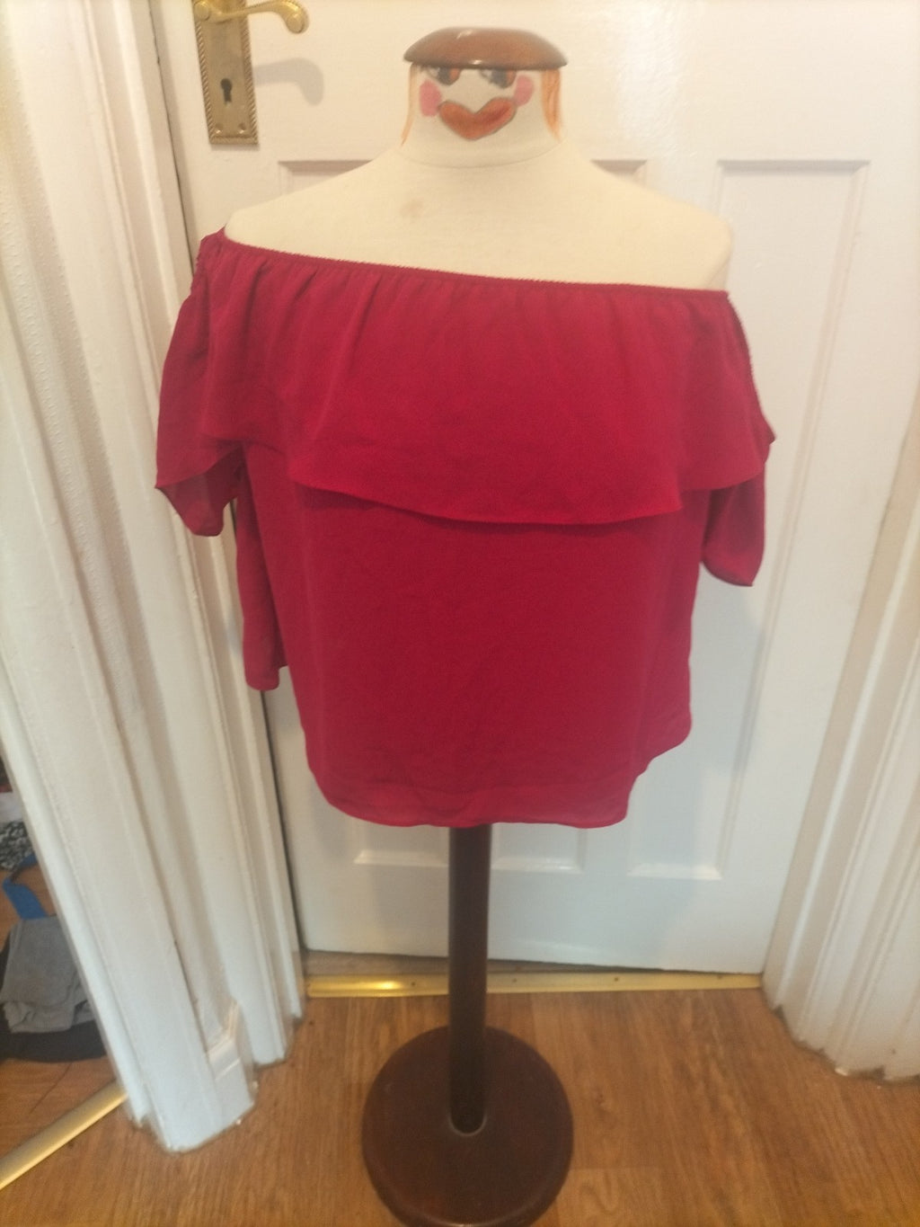Ladies Stradivarius Size Small Deep Pinky Purple Elasticated Hem Short...