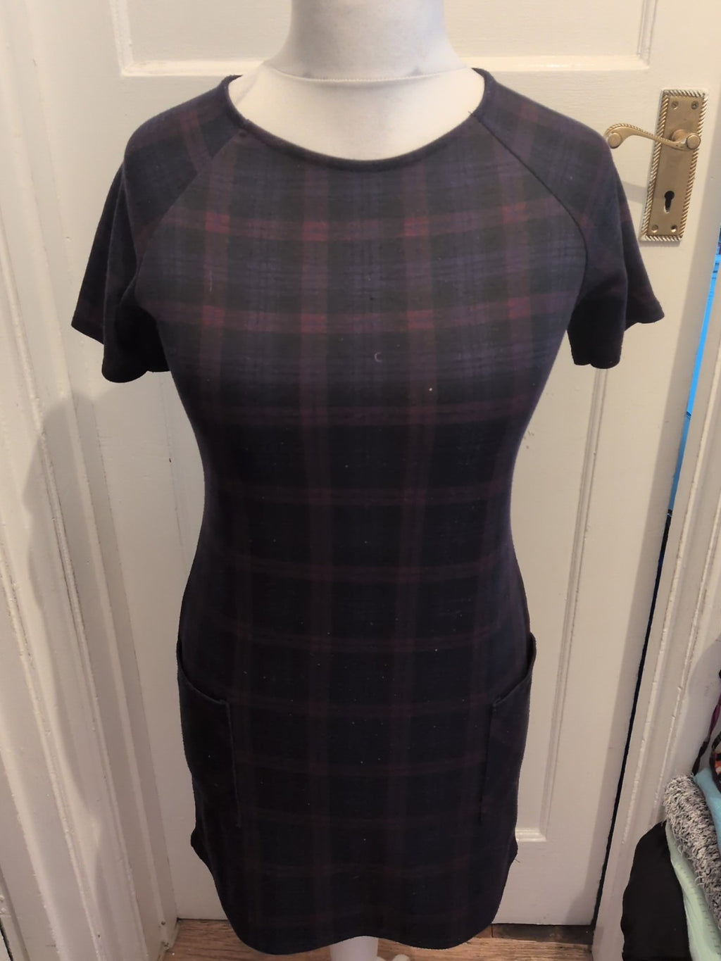 Ladies New Look Size 12 Navy Red Check Short Sleeved Dress With Pckets