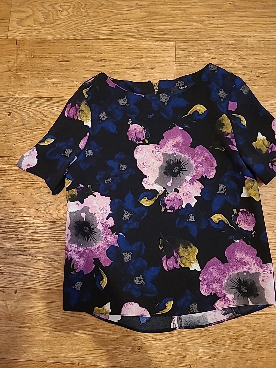 Ladies George Size 8 Black/Purple/Navy Short Sleeved Blouse