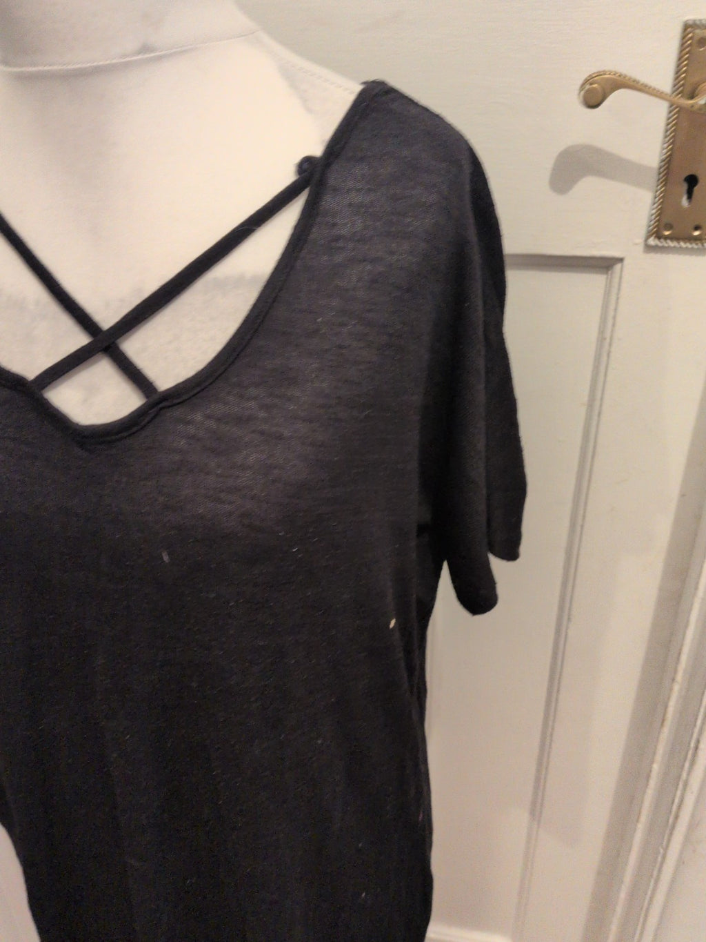 Papaya 14 Short Sleeve V Neck Cross Cross Top Black