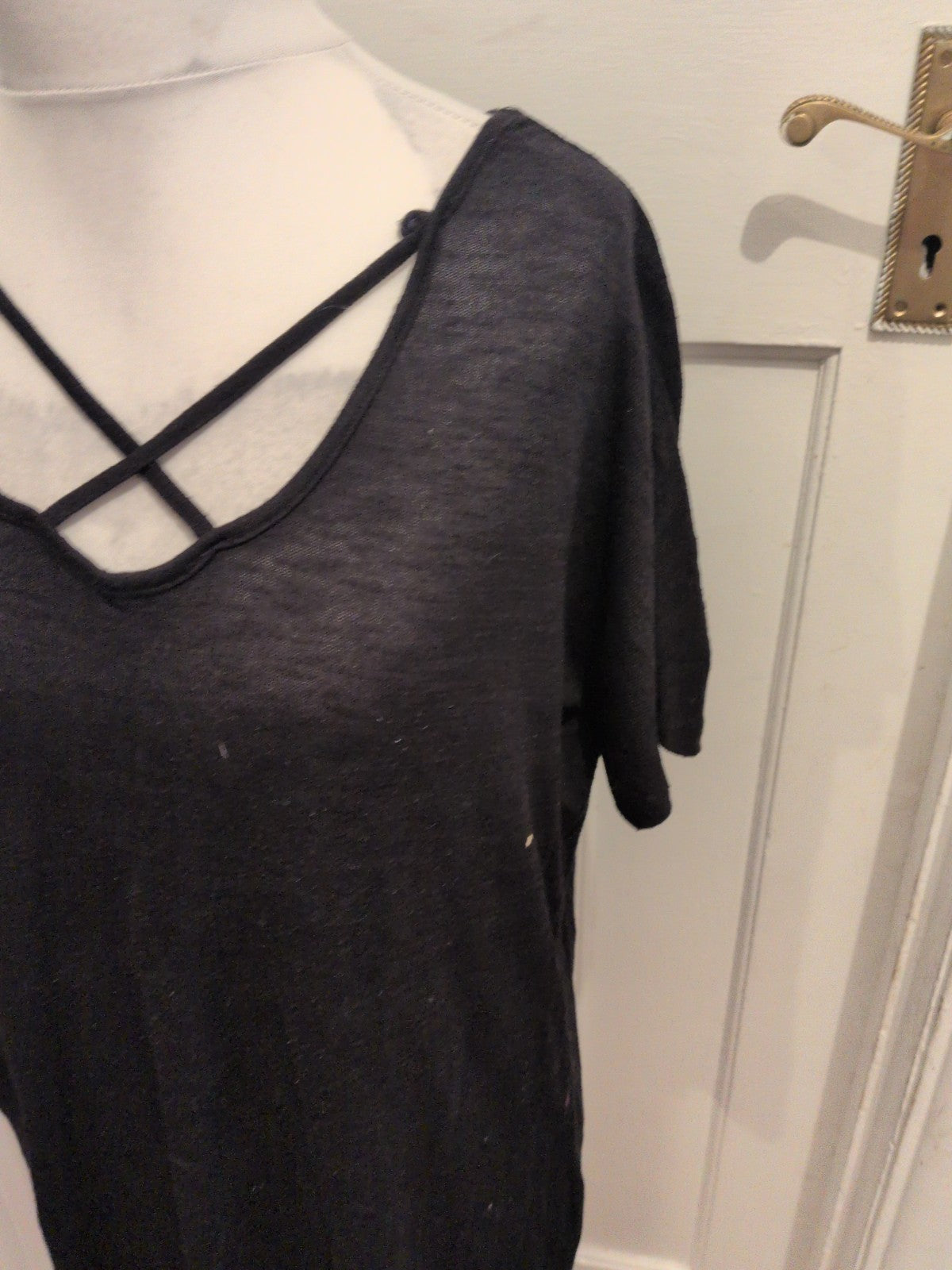 Papaya 14 Short Sleeve V Neck Cross Cross Top Black