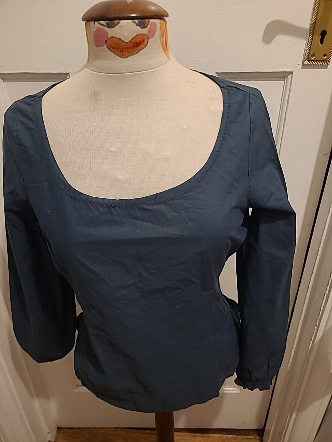 Ladies Size Medium Navy Elasticated Back Long Sleeved Tshirt