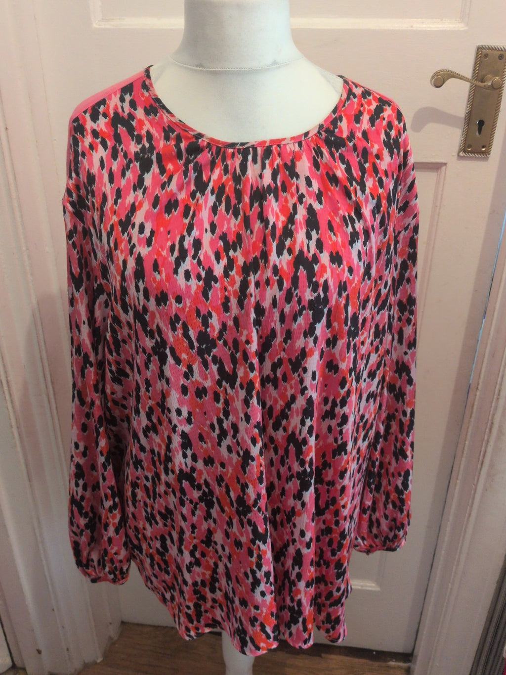 Ladies M&S Collection Size 20 Pink Patterned Long Sleeve Blouse