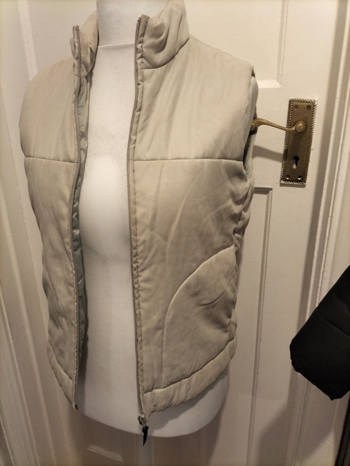 Ladies Dorothy Perkins Size 12 Stone Sleeveless Jacket
